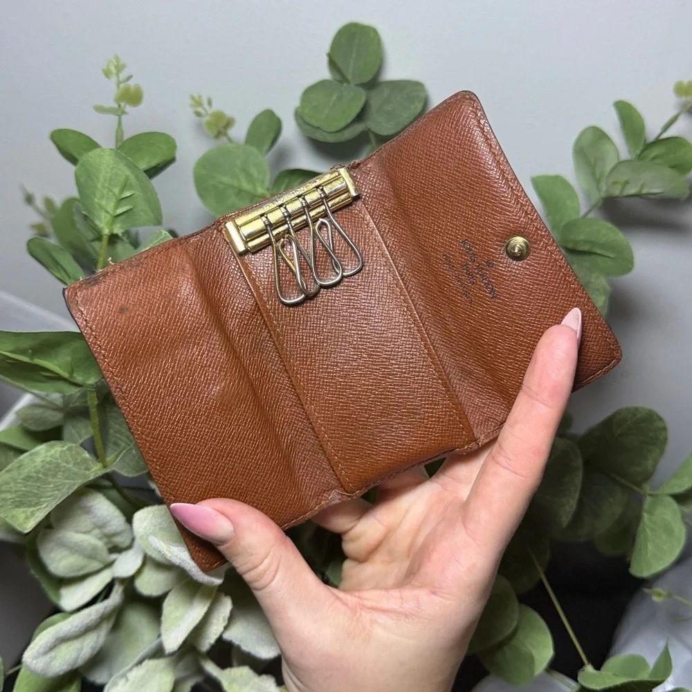 Luxury Louis Vuitton Monogram 4 Key Holder Brown Canvas Wallet Vintage